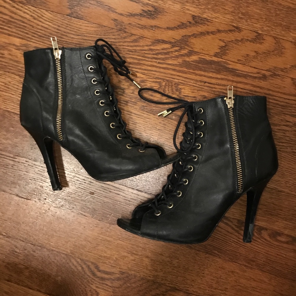 Steve Madden lace up booties